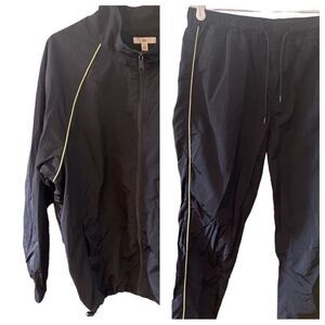 Tracksuit - 2 pieces! Women’s BP Tracksuit with lots of pockets!